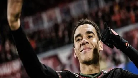 加纳乔被指未签字，阿莫林承诺处理，22号球衣热议不断