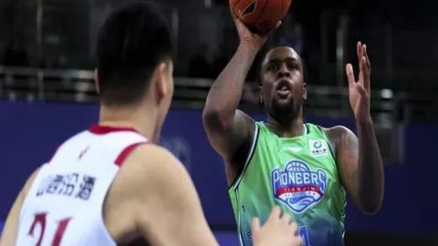 活塞客场挑战，能否在太阳主场掀起风暴？